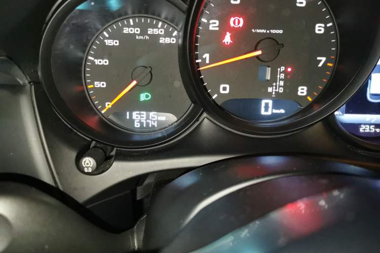 Used Porsche Macan 2017 Macan 2.0T Odometer Close Up