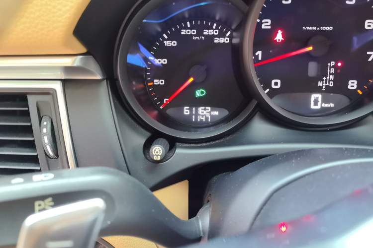 Used Porsche Macan 2017 Macan 2.0T Odometer Close Up
