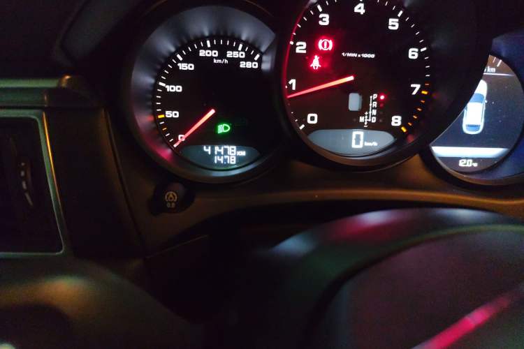 Used Porsche Macan 2017 Macan 2.0T Odometer Close Up