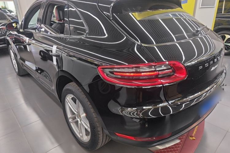 Used Porsche Macan 2017 Macan 2.0T Rear Left 45 Deg