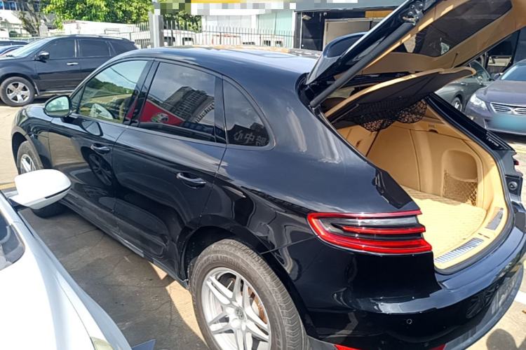 Used Porsche Macan 2017 Macan 2.0T Rear Left 45 Deg