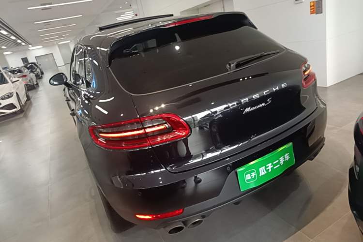 Used Porsche Macan 2017 Macan S 3.0T Rear Left 45 Deg