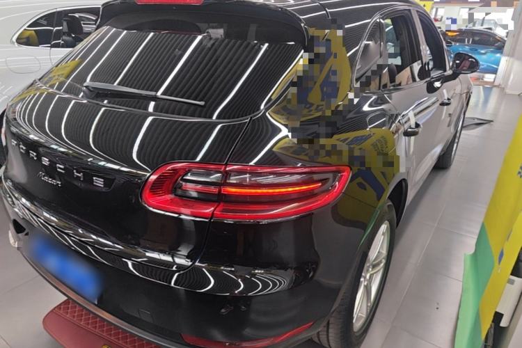 Used Porsche Macan 2017 Macan 2.0T Rear Right 45 Deg