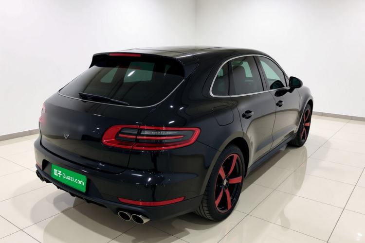Used Porsche Macan 2017 Macan 2.0T Rear Right 45 Deg