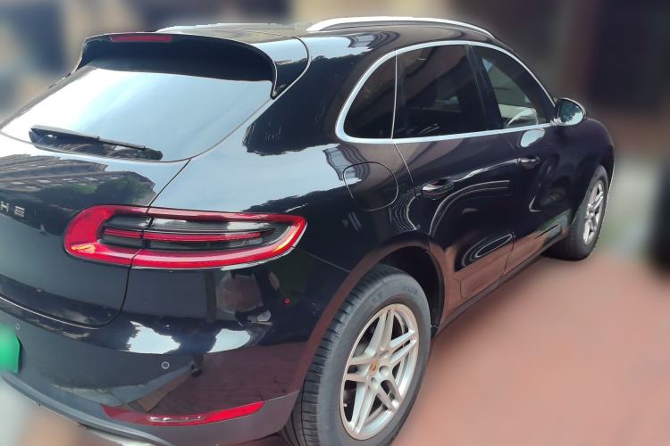 Used Porsche Macan 2017 Macan 2.0T Rear Right 45 Deg