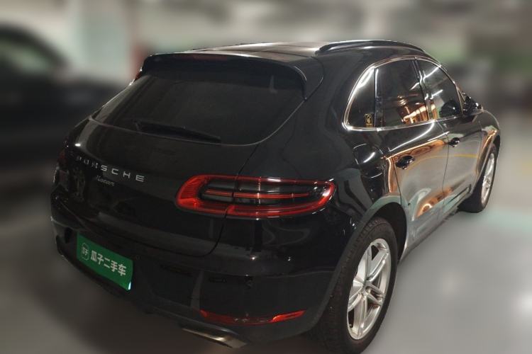 Used Porsche Macan 2017 Macan 2.0T Rear Right 45 Deg