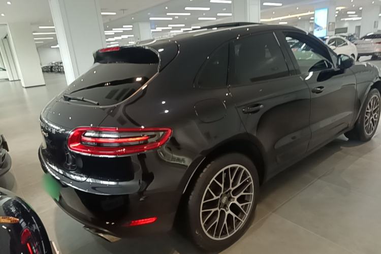 Used Porsche Macan 2017 Macan S 3.0T Rear Right 45 Deg