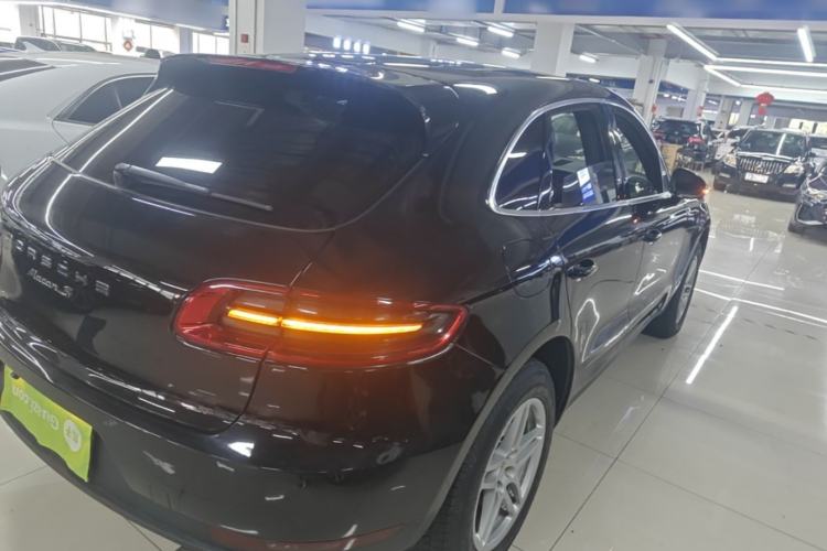 Used Porsche Macan 2017 Macan S 3.0T Rear Right 45 Deg