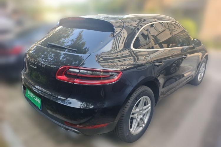 Used Porsche Macan 2017 Macan 2.0T Rear Right 45 Deg