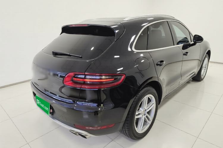 Used Porsche Macan 2017 Macan S 3.0T Rear Right 45 Deg