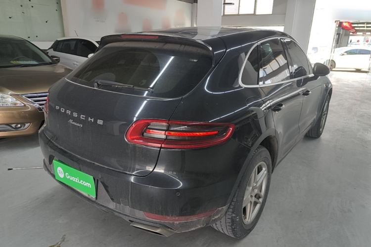Used Porsche Macan 2017 Macan 2.0T Rear Right 45 Deg