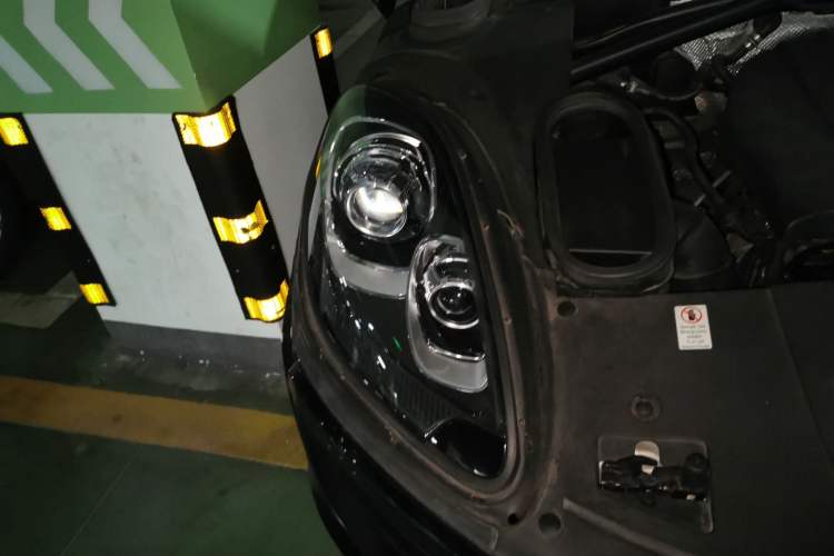Used Porsche Macan 2017 Macan 2.0T Right Front Headlight