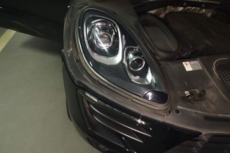 Used Porsche Macan 2017 Macan 2.0T Right Front Headlight