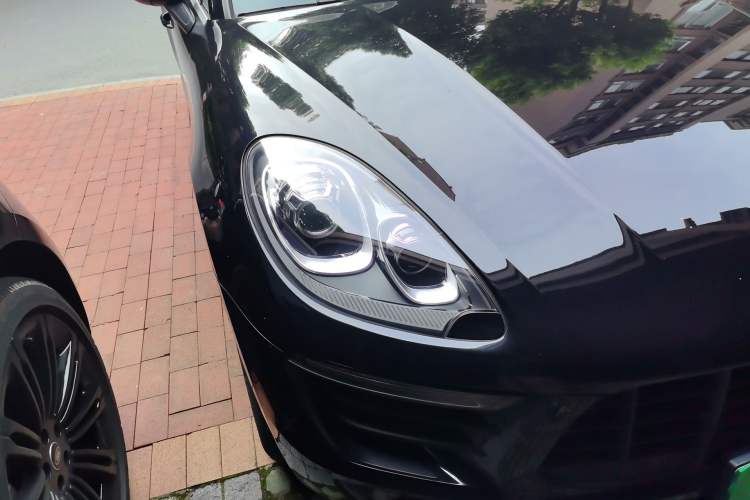 Used Porsche Macan 2017 Macan 2.0T Right Front Headlight