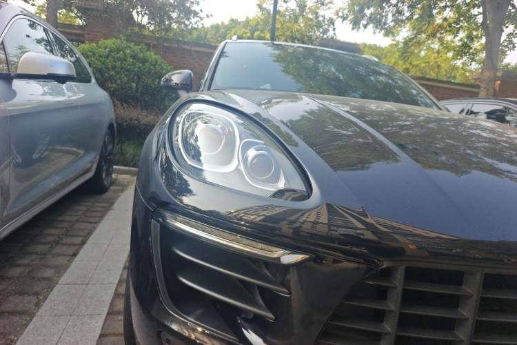 Used Porsche Macan 2017 Macan 2.0T Right Front Headlight