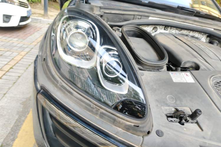 Used Porsche Macan 2017 Macan 2.0T Right Front Headlight