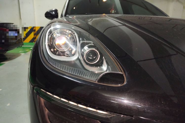 Used Porsche Macan 2017 Macan 2.0T Right Front Headlight