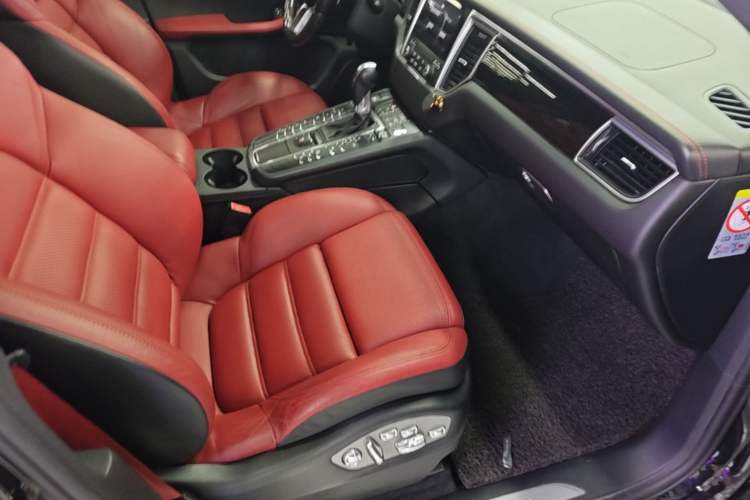Used Porsche Macan 2017 Macan Turbo 3.6T Right Front Seat