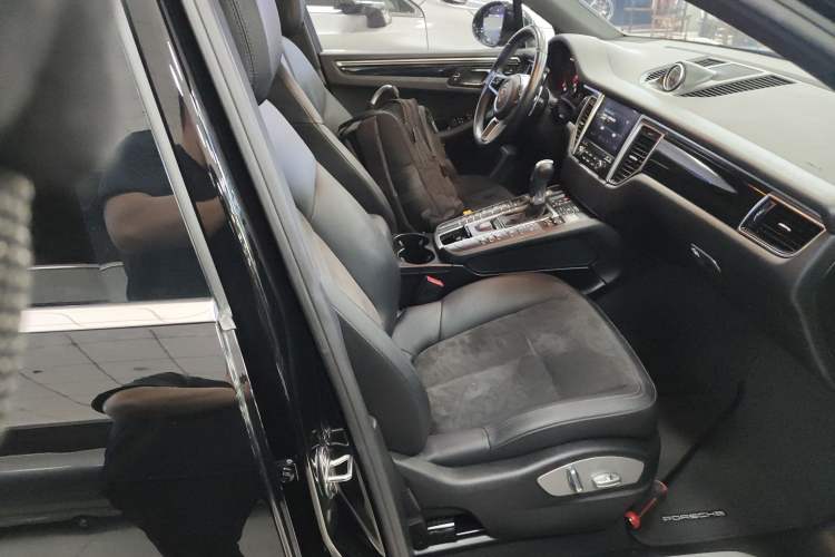 Used Porsche Macan 2017 Macan S 3.0T Right Front Seat