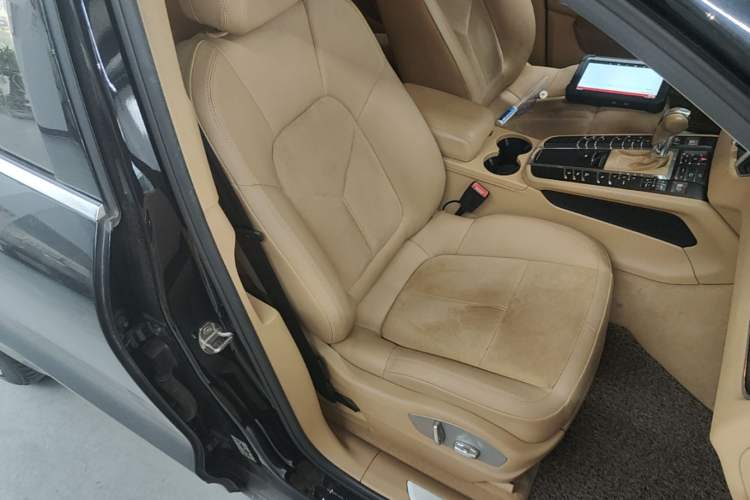 Used Porsche Macan 2017 Macan 2.0T Right Front Seat
