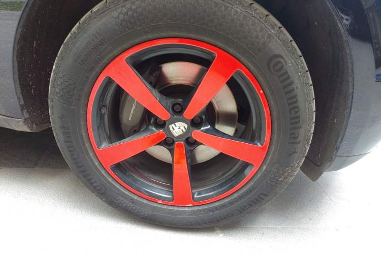 Used Porsche Macan 2017 Macan 2.0T Right Front Wheel Hub
