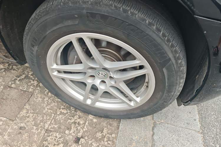 Used Porsche Macan 2017 Macan 2.0T Right Front Wheel Hub