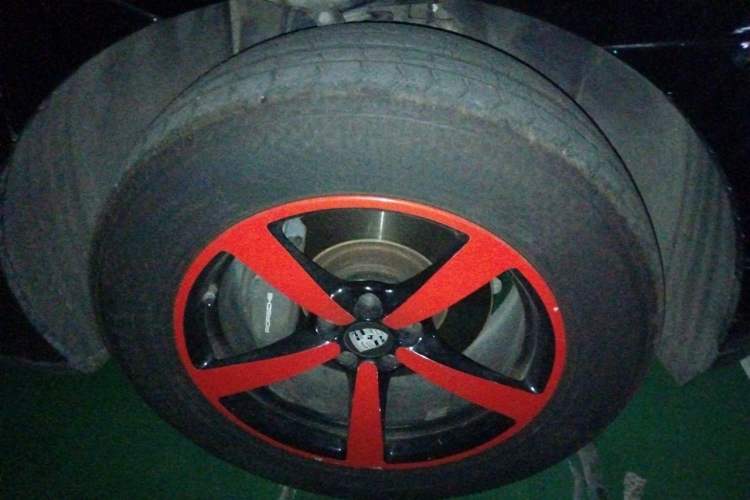 Used Porsche Macan 2017 Macan 2.0T Right Front Wheel Hub