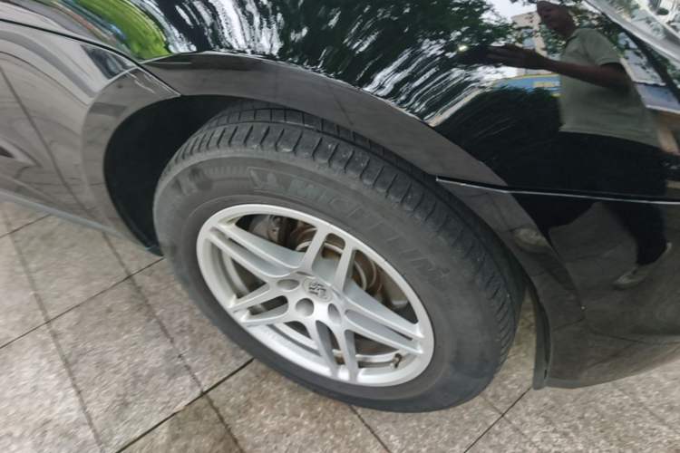 Used Porsche Macan 2017 Macan 2.0T Right Front Wheel Hub