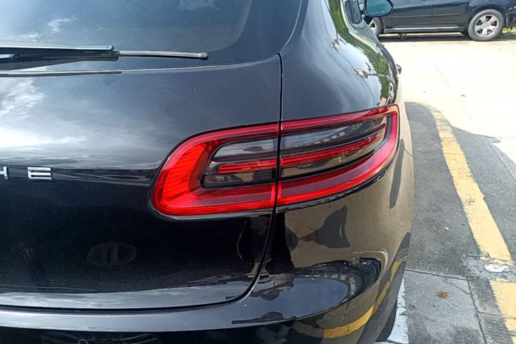 Used Porsche Macan 2017 Macan 2.0T Right Rear Taillight