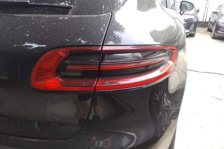 Used Porsche Macan 2017 Macan 2.0T Right Rear Taillight