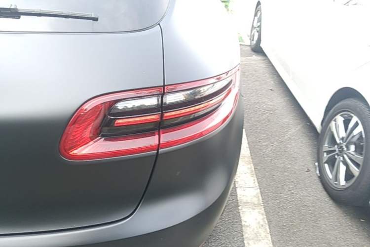 Used Porsche Macan 2017 Macan 2.0T Right Rear Taillight