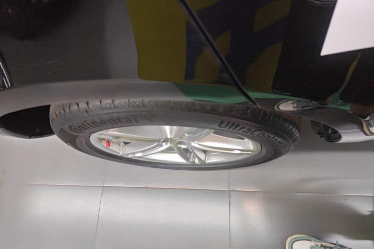 Used Porsche Macan 2017 Macan 2.0T Right Rear Wheel Hub