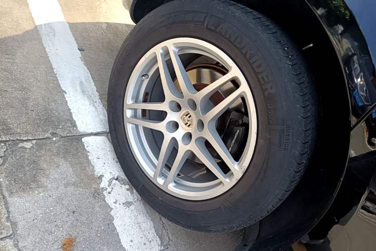 Used Porsche Macan 2017 Macan 2.0T Right Rear Wheel Hub