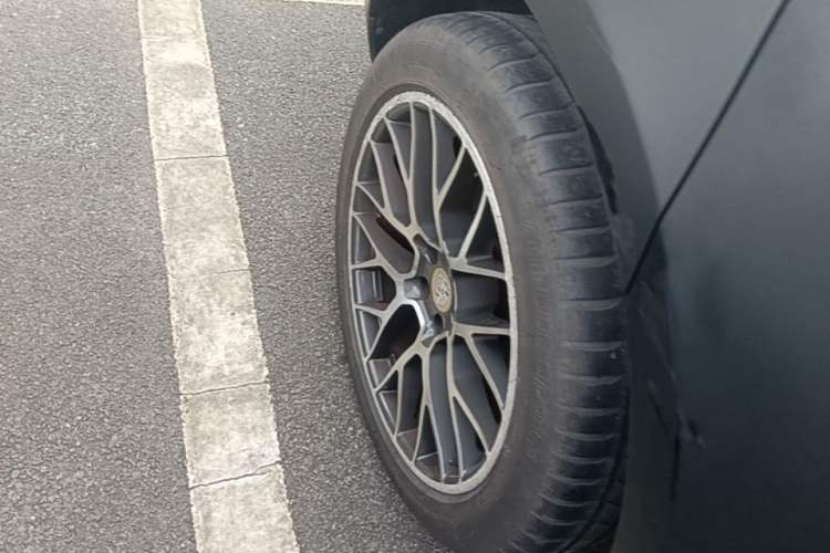 Used Porsche Macan 2017 Macan 2.0T Right Rear Wheel Hub