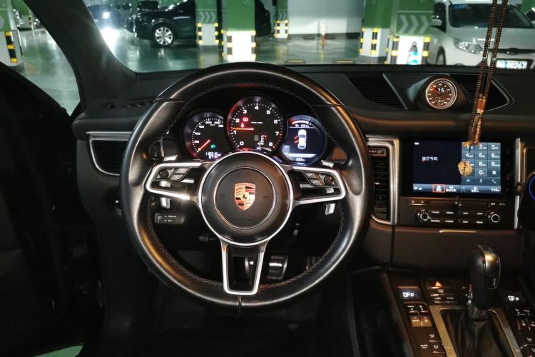 Used Porsche Macan 2017 Macan 2.0T Steering Wheel
