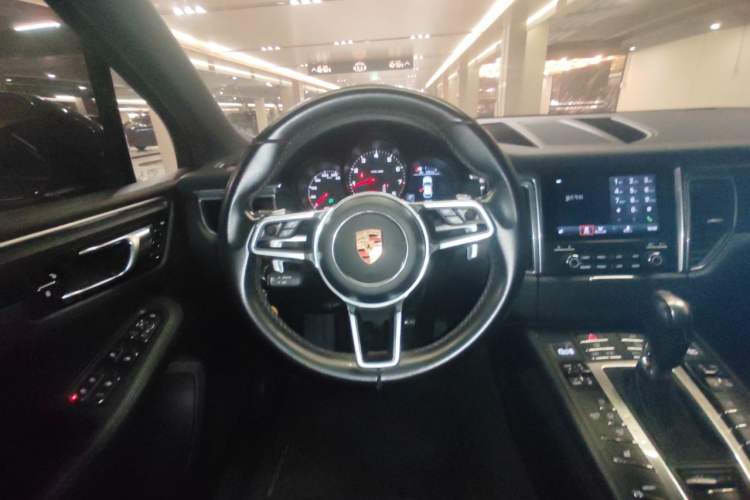 Used Porsche Macan 2017 Macan 2.0T Steering Wheel