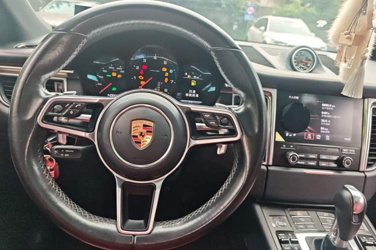 Used Porsche Macan 2017 Macan 2.0T Steering Wheel