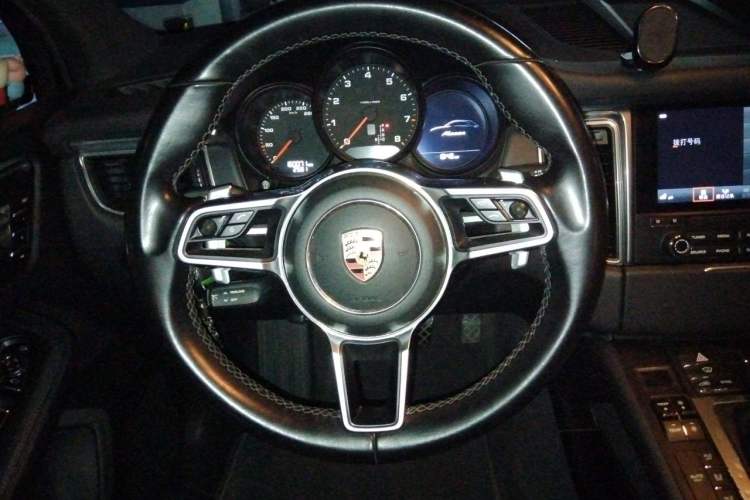 Used Porsche Macan 2017 Macan 2.0T Steering Wheel