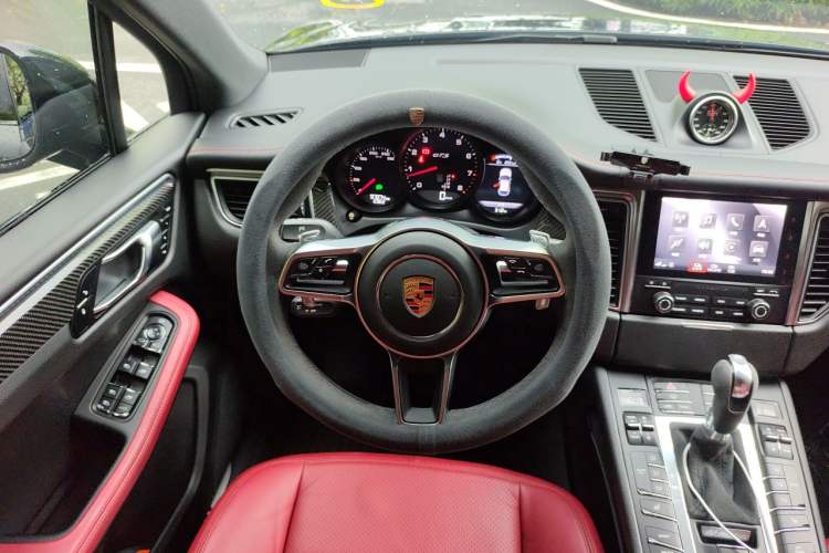 Used Porsche Macan 2017 Macan GTS 3.0T Steering Wheel