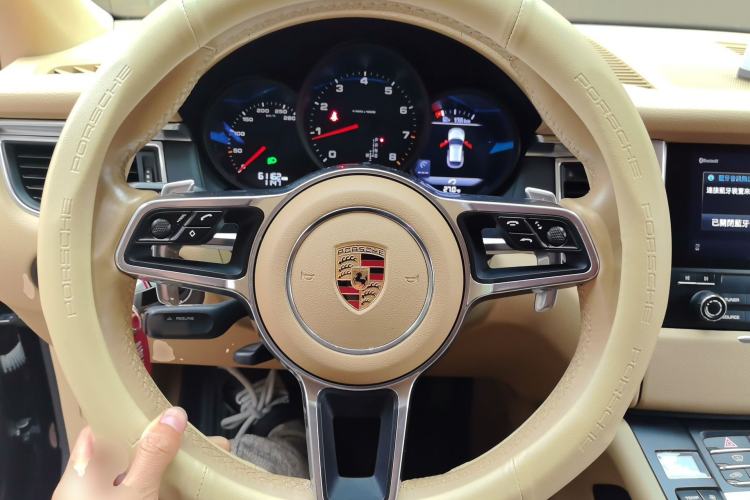 Used Porsche Macan 2017 Macan 2.0T Steering Wheel