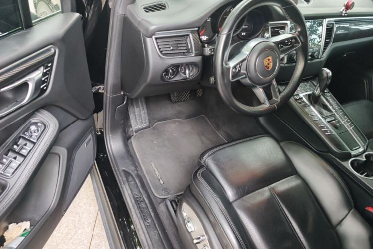 Used Porsche Macan 2017 Macan 2.0T Steering Wheel