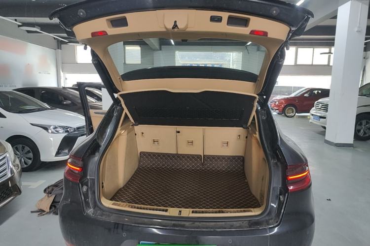 Used Porsche Macan 2017 Macan 2.0T Trunk