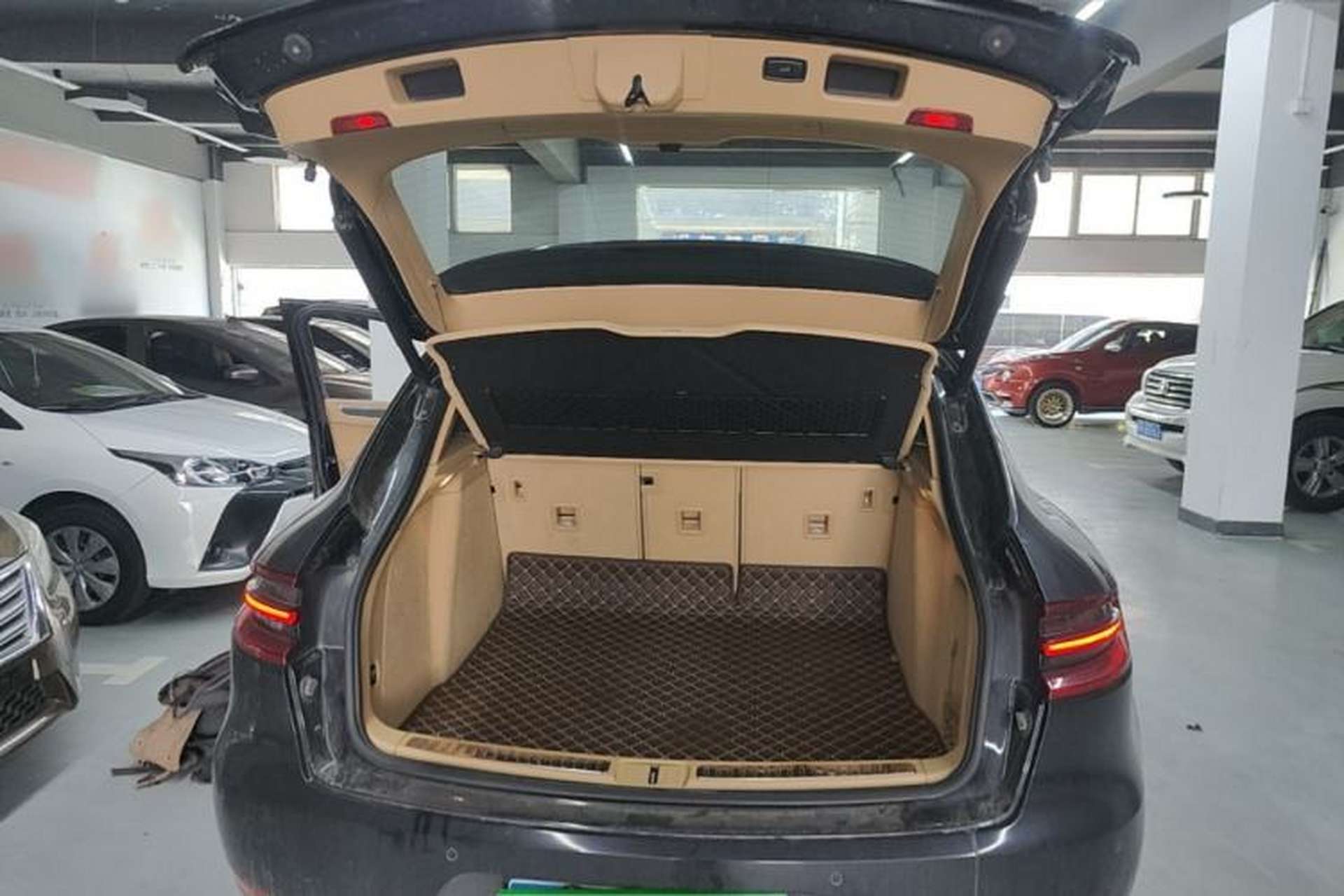 Used Porsche Macan 2017 Macan 2.0T Trunk