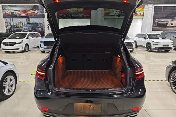 Used Porsche Macan 2017 Macan 2.0T Trunk