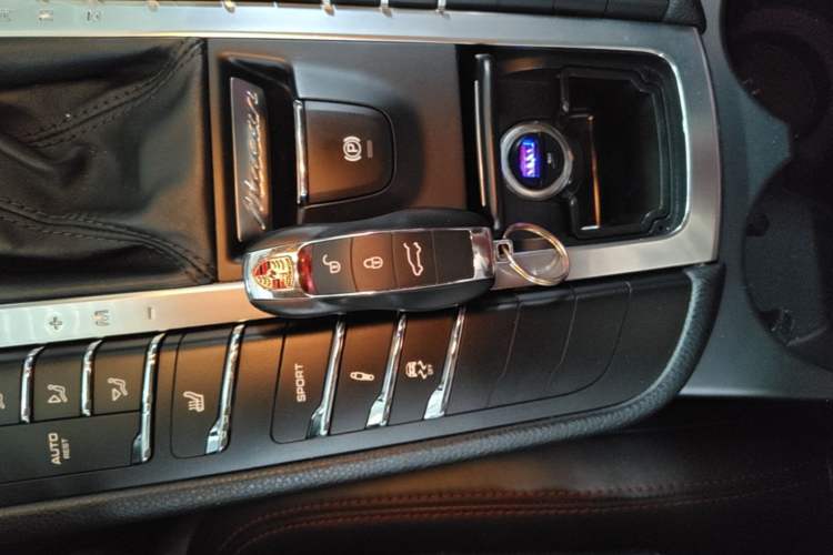 Used Porsche Macan 2017 Macan 2.0T Vehicle Key