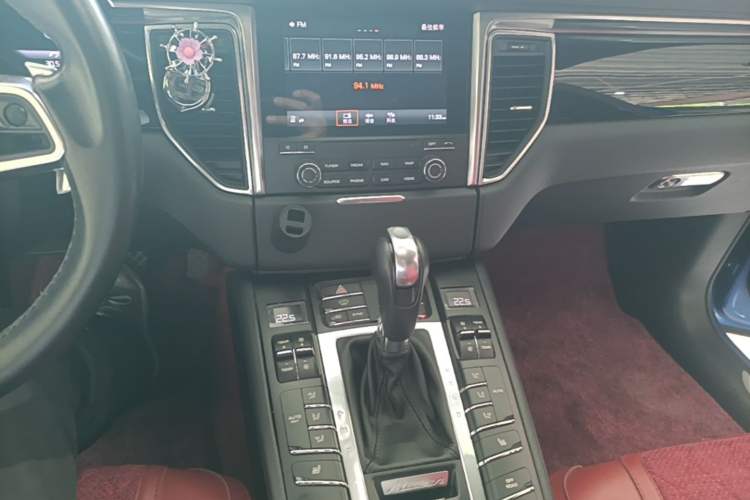 Used Porsche Macan 2017 Macan S 3.0T Audio And AC Panel