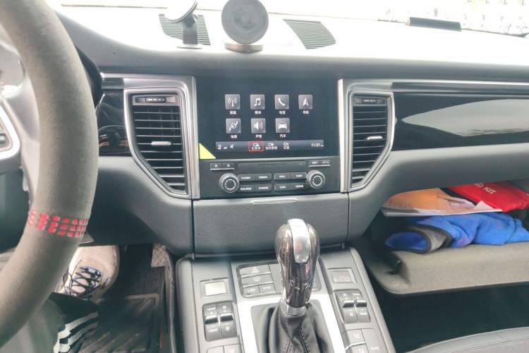 Used Porsche Macan 2017 Macan S 3.0T Audio And AC Panel