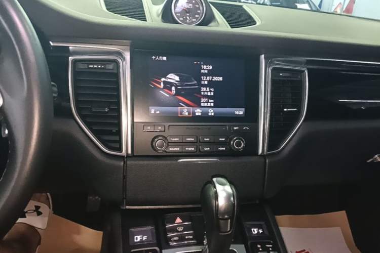 Used Porsche Macan 2017 Macan S 3.0T Audio And AC Panel