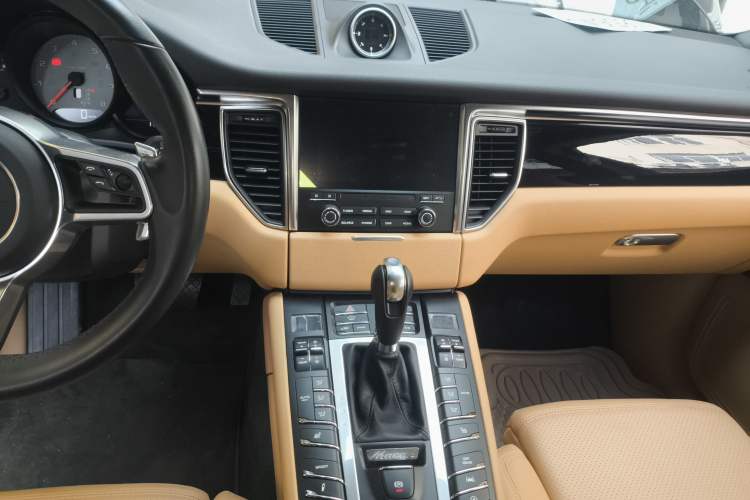 Used Porsche Macan 2017 Macan S 3.0T Audio And AC Panel