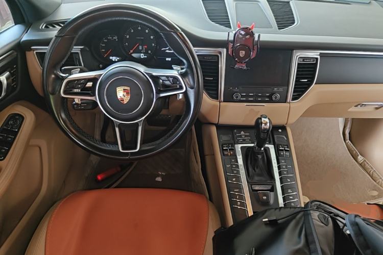 Used Porsche Macan 2017 Macan 2.0T Center Console